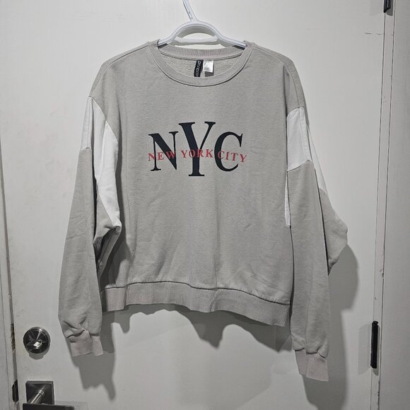 Divided Sweater for women Size Large Color White and Grey - Picture 1 of 3